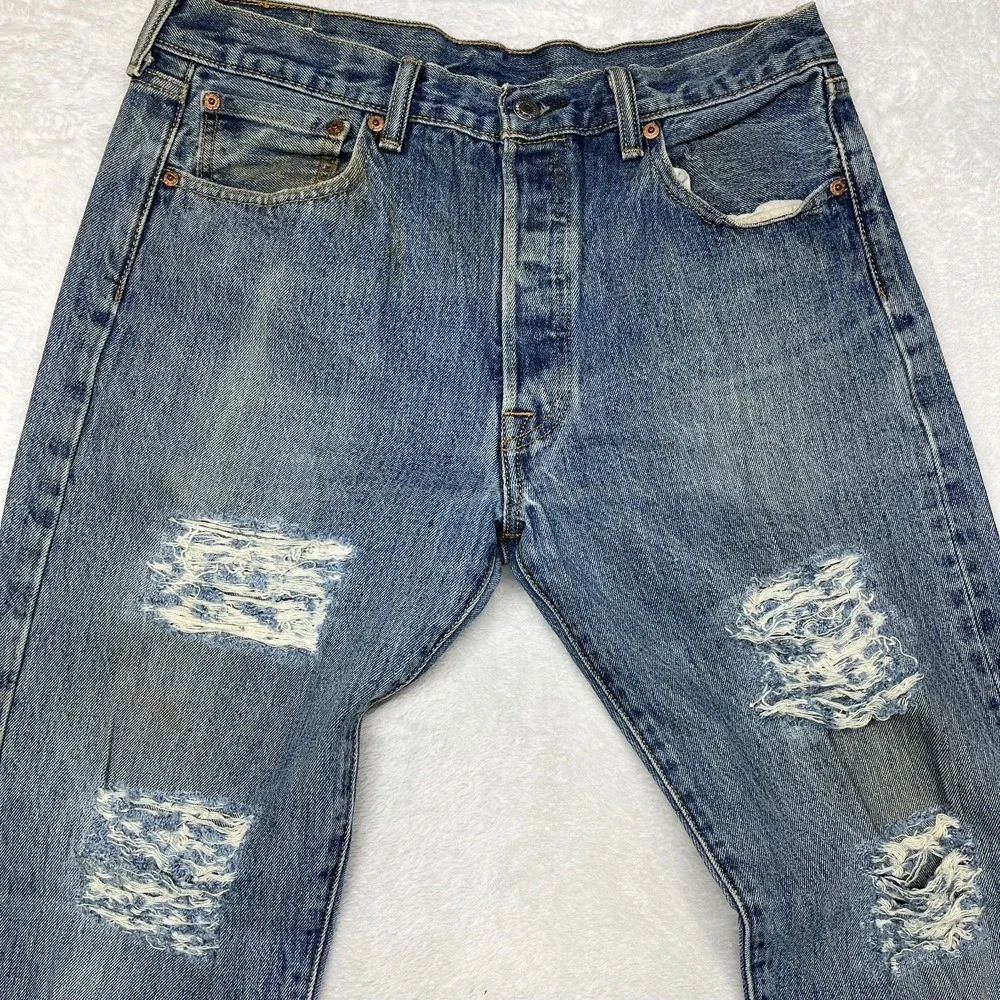 Levi's 501 Jeans Mens Blue Denim Distressed Mid Rise Straight Button Fly 32X32.5